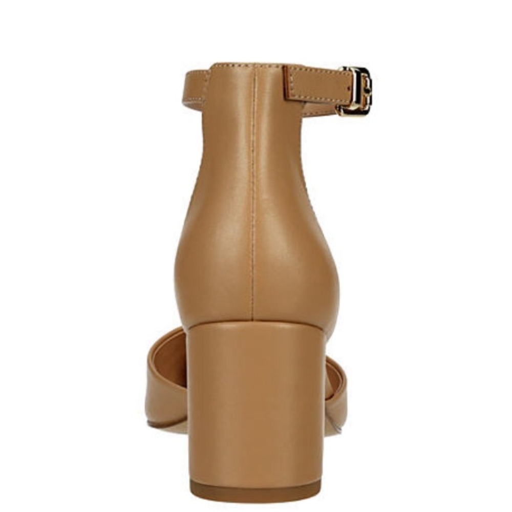 Heels - Picture 4 of 5